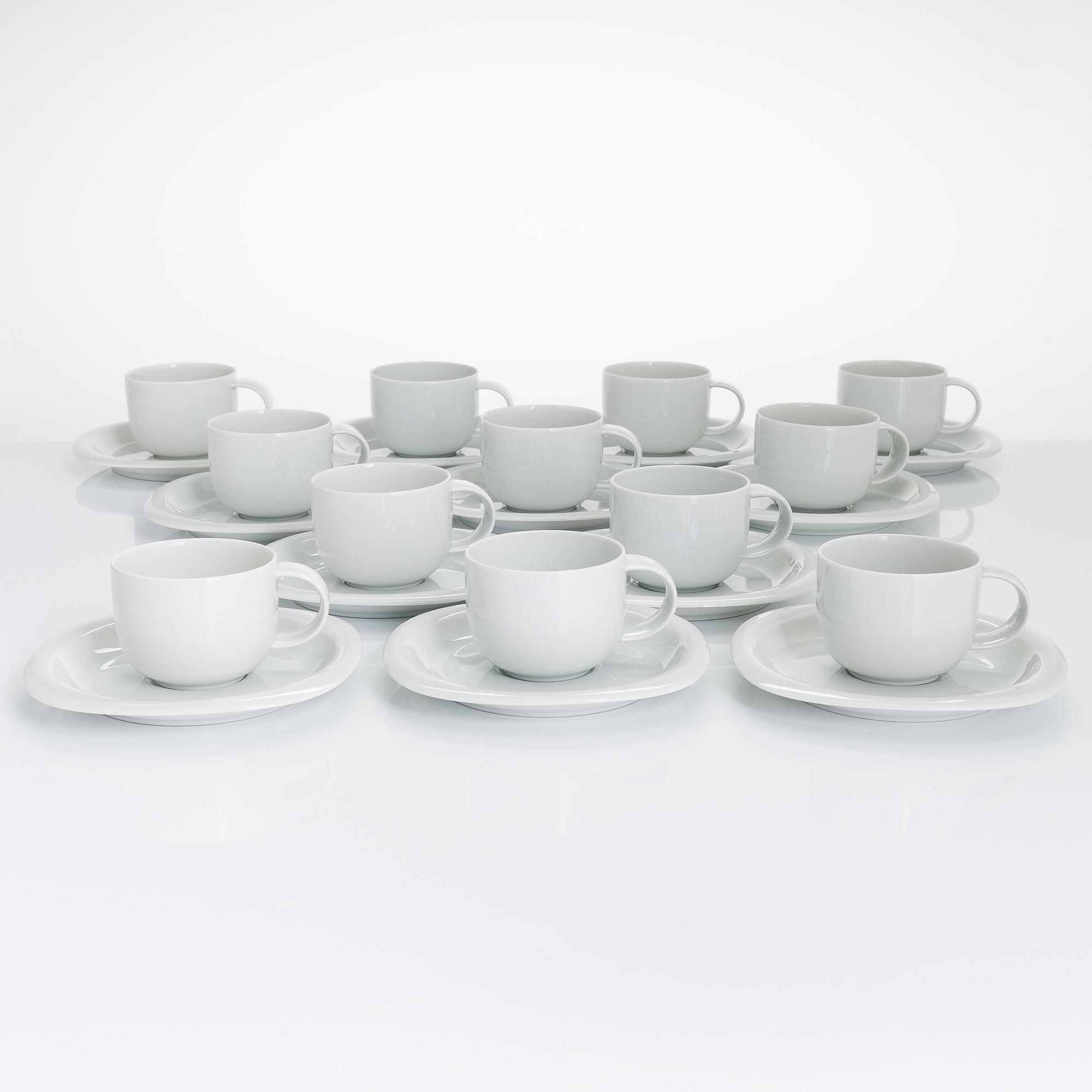 Timo Sarpaneva, A 74-piece 'Suomi' tableware set in porcelain, Rosenthal Studio-linie, 1980s. Design year 1976.