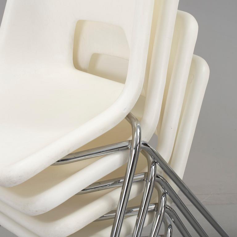 8 plastic chairs, modell "Järvi" by Niels Gammelgaard, Ikea Classics, 1979.