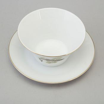 A 9 pieces second half of the 20th century porcelain table ware from Porzellan-Manufaktur Händel, Bavaria, Germany.