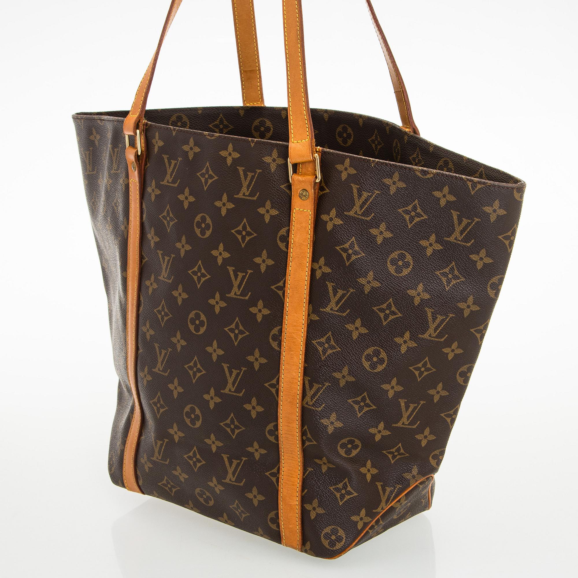 Louis Vuitton, a Monogram Canvas 'Sac Shopping' bag.