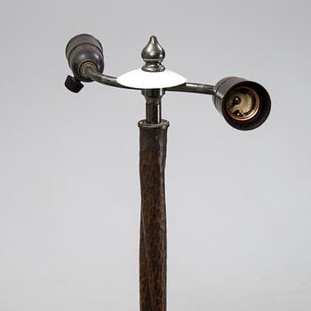 Golvlampa, Jugend, 1900-talets början.