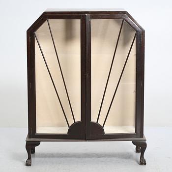 VITRINSKÅP, 1900-talets första hälft.