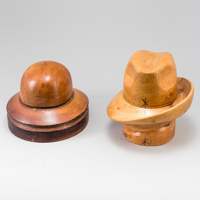 HATTSTOCKAR, två stycken, 1920-30-tal.