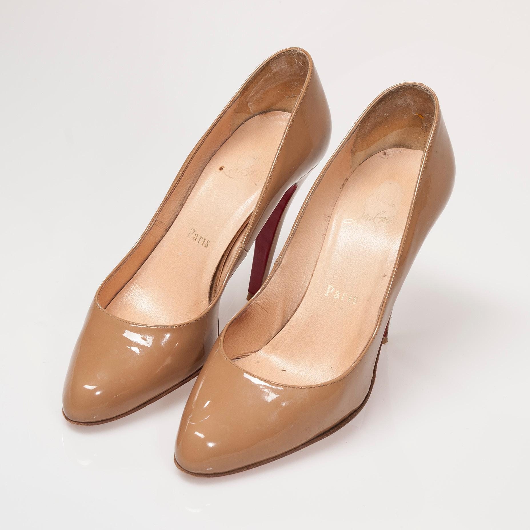 SKOR, Christian Louboutin.