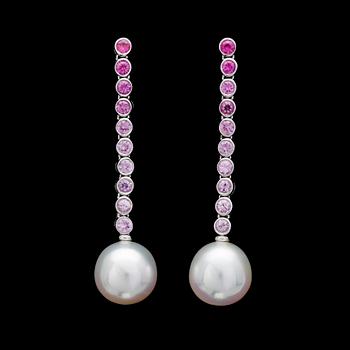233. EARRIGNS, pink sapphires and cultured fresh water pearl, 10,7 mm.