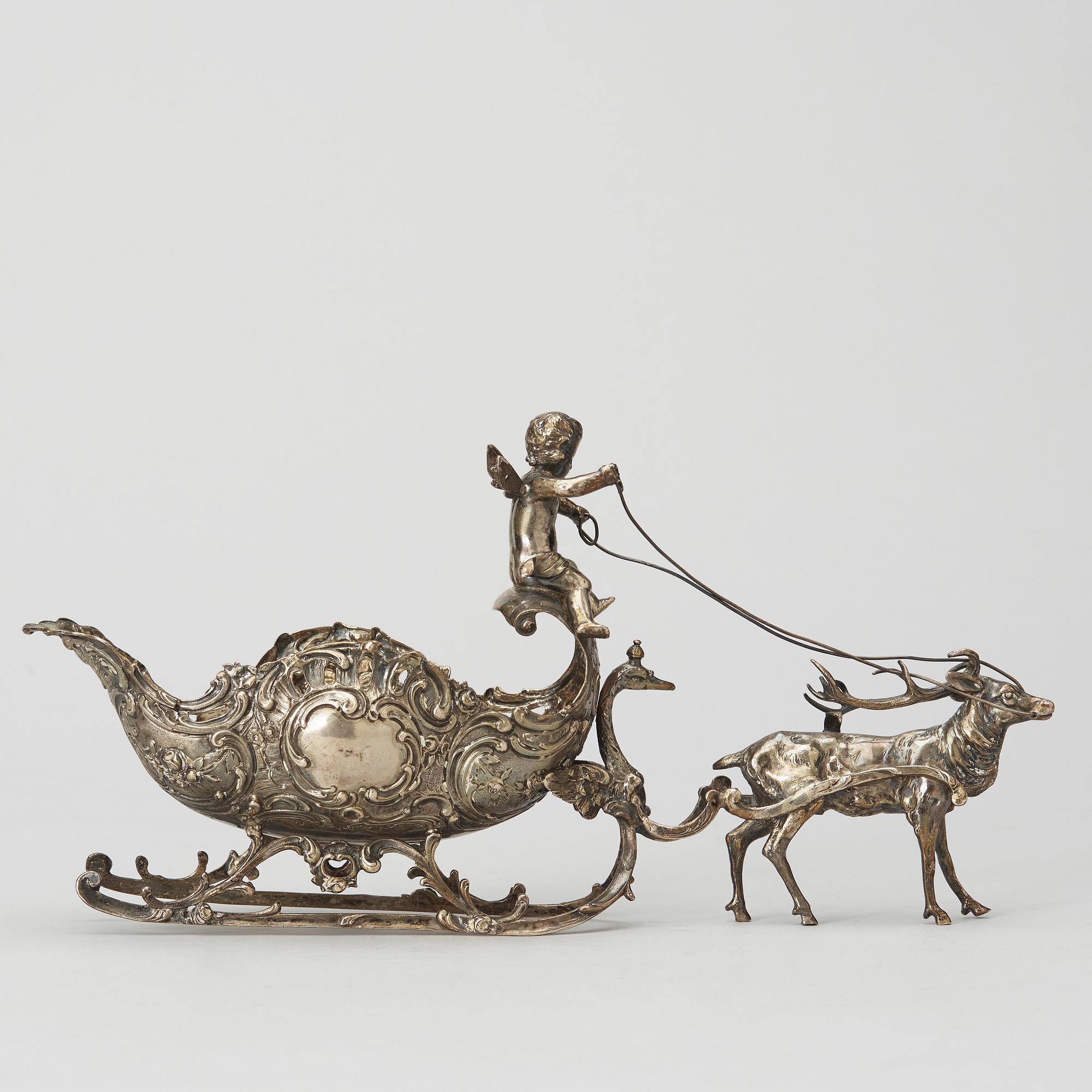 A silver bowl in the shape of a sleigh probably Germany early 20th century. Weight c. 380 gram.