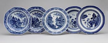 TALLRIKAR, 2+2+1, porslin, Kina, Qianlong resp Jiaqing, 1700/1800-tal.