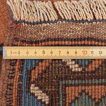 An Ardabil carpet, approx. 265 x 163 cm.