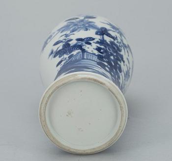 VAS, porslin, Kangxi-stil, Kina 1800-tal.