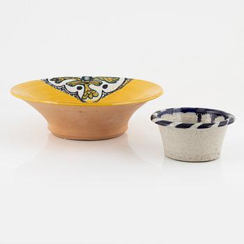 Ulrica Hydman-Vallien, two signed ceramic bowls, unique.