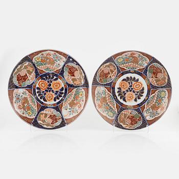 A pair of porcelain dishes, Japan, early 20th century.