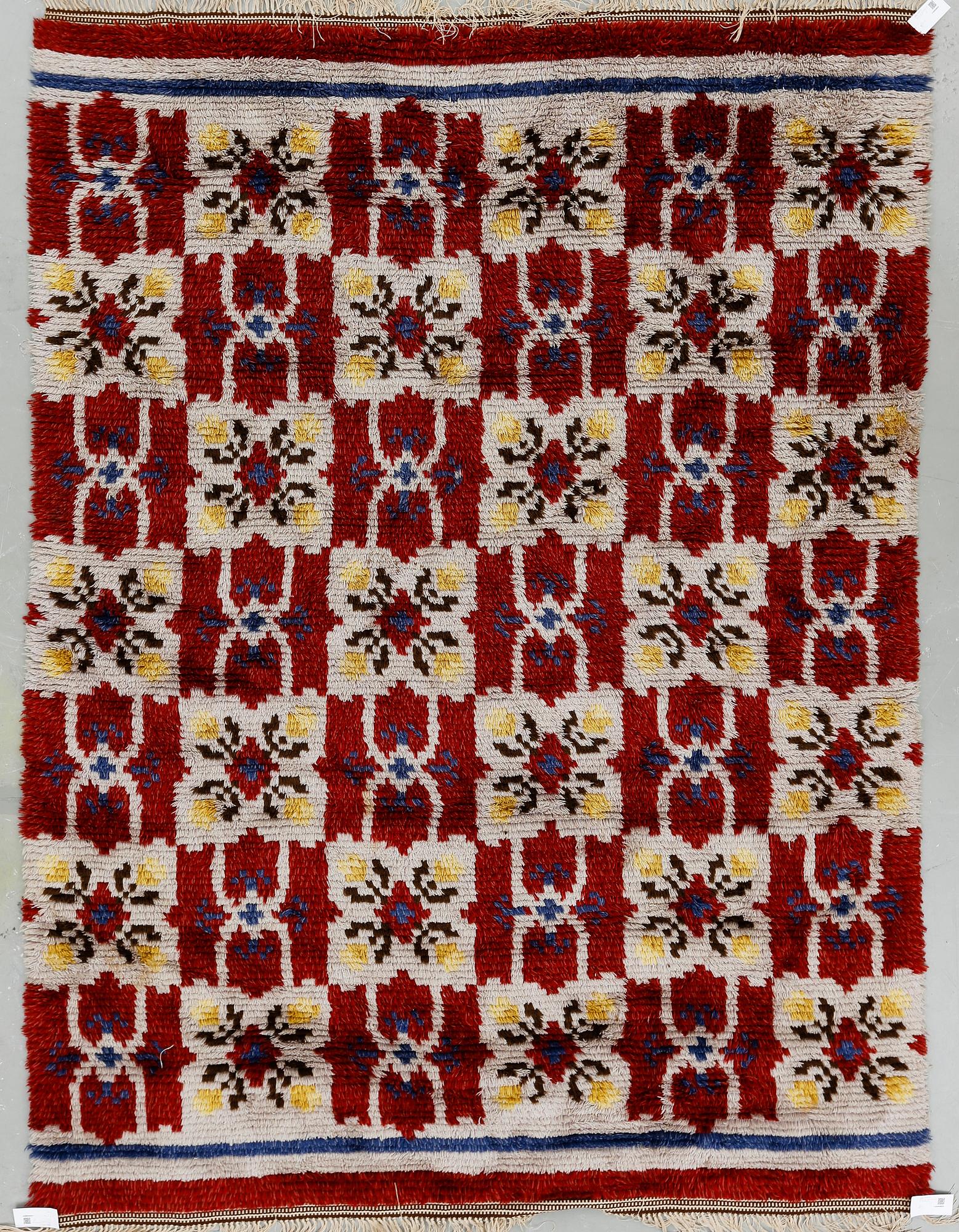 MATTA, rya. 1900-talets mitt. Ca 247x184 cm.