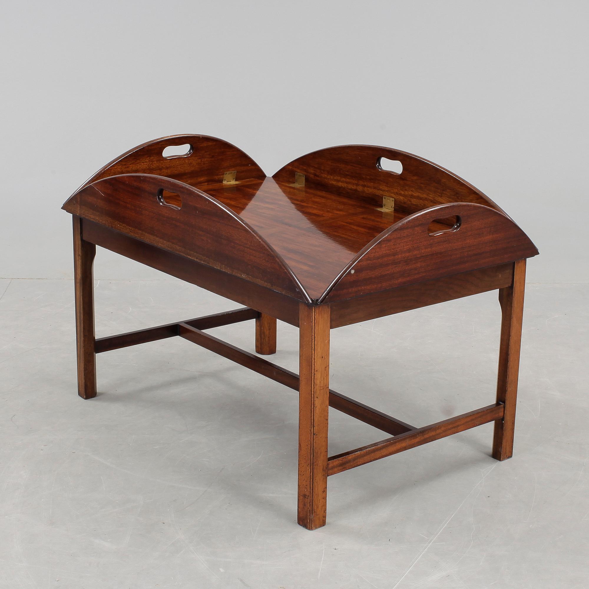SOFFBORD, sk "Butlers tray" modell, engelsk stil, 1900-talets mitt.
