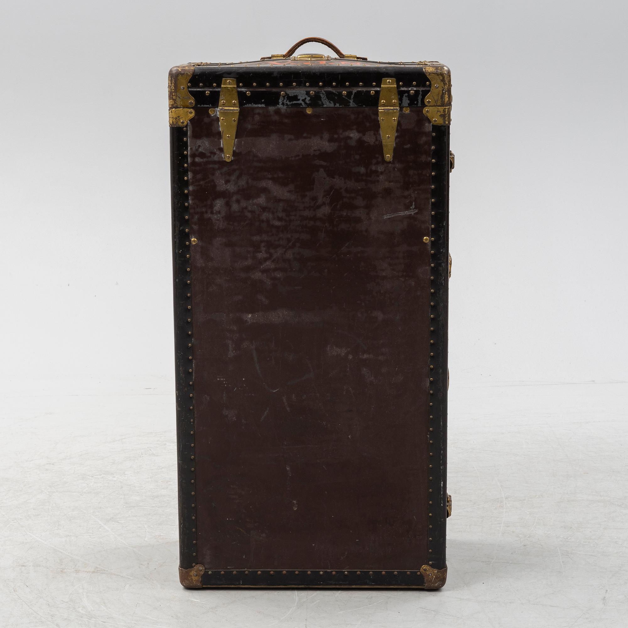 Eight parts memorabilia from the Swedish American Line.