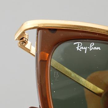 SOLGLASÖGON, 2 st, Ray Ban.