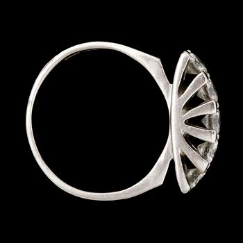 A five stone brilliant cut diamond ring, tot. app. 1 cts.