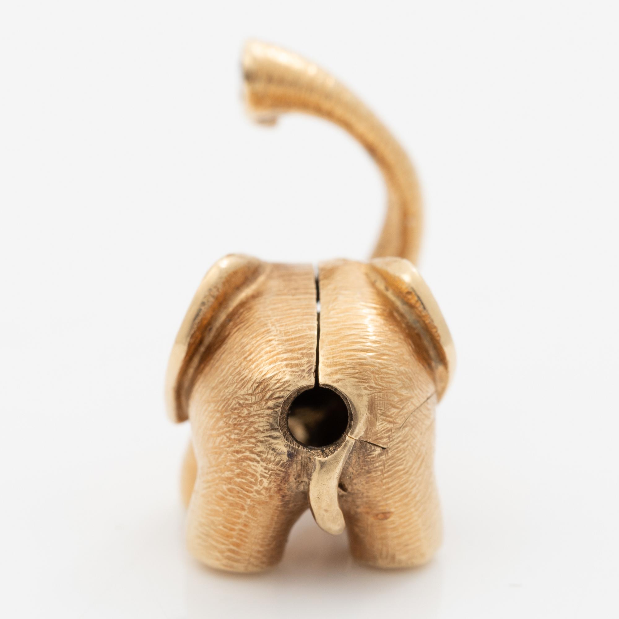 Ole Lynggaard lås/hänge i form av en elefant 14K guld med en rund briljantslipad diamant.