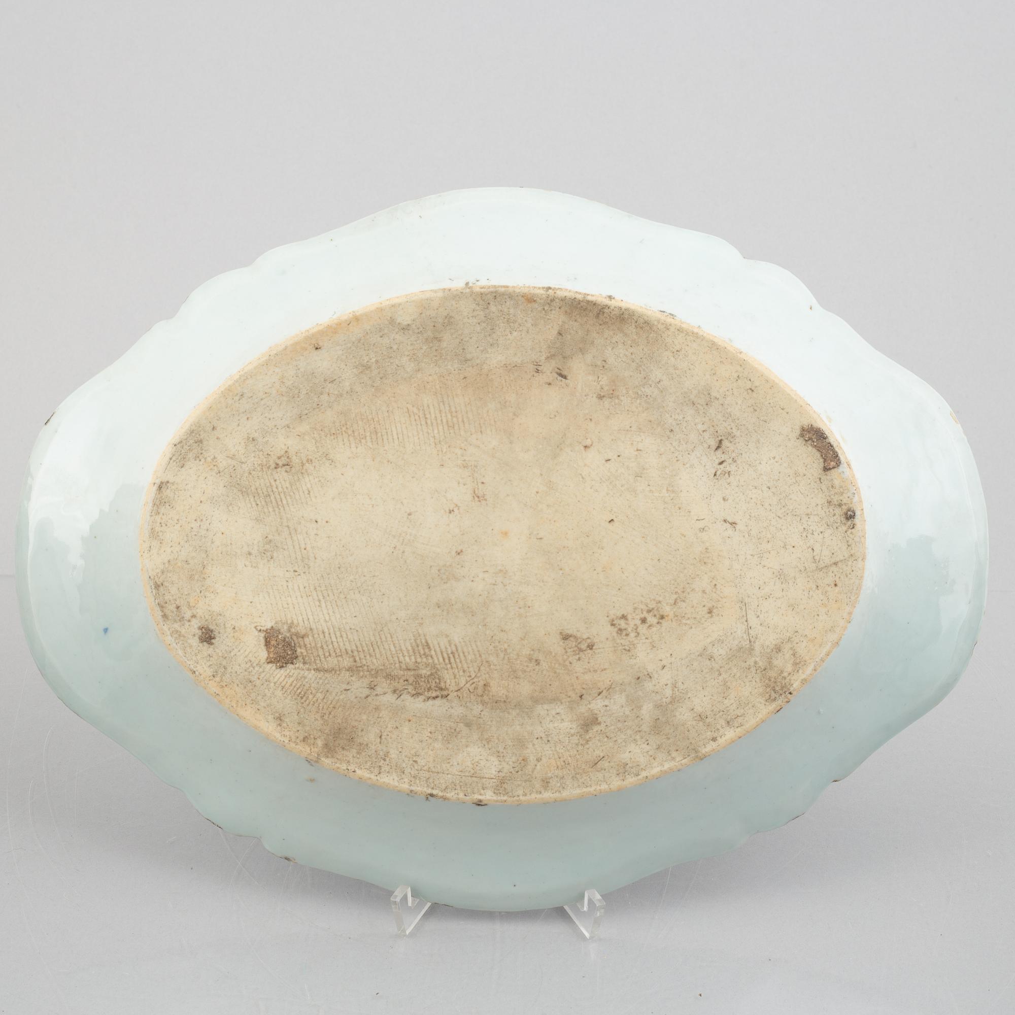 Five pieces of blue and white Chinese porcelain, Qing dynasty, 18th-19th century.