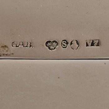 SKRIN samt CIGARETTSKRIN, silver, Sverige, 1923 resp Danmark, 1927. Tot vikt 714 g.