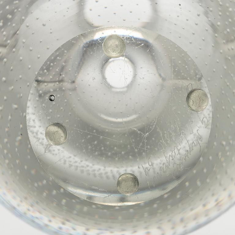 Gunnel Nyman, vas, modell "GN 17", signerad G. Nyman Nuutajärvi Notsjö -54. Formigiven 1947.