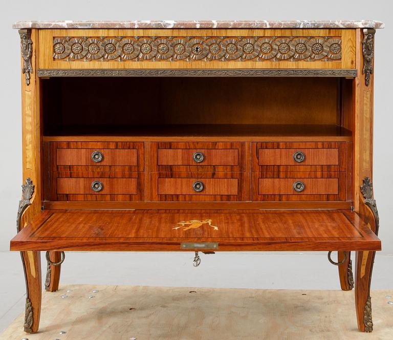 BYRÅ, gustaviansk stil, 1900-talets andra hälft.