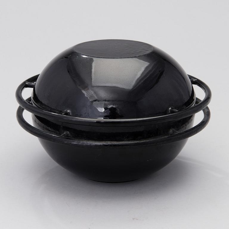 A 1960´S ENAMELED CAST IRON SATURNUS CASSEROLE BY ROSENLEW.