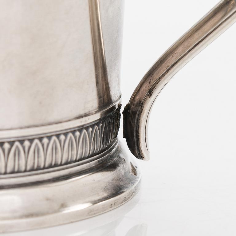 K. Fabergé, teglashållare, ett par, silver, stämplade med hovleverantörsmärke, Moskva 1908-17.