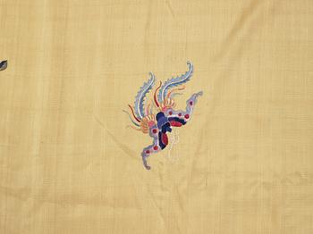 A Chinese blanket and a Japanese Kimono, first half of 20th Century.