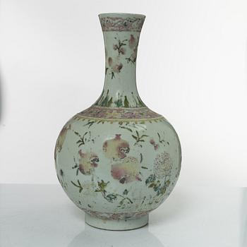 A Chinese famille rose porcelain vase, 19/20th century.