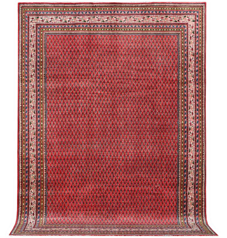 A Sarouk Mir carpet, c. 292 x 209 cm.