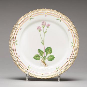 LUNCHTALLRIKAR, 12 stycken (6+6), porslin. "Flora Danica", Royal Copenhagen, Danmark, 1900-tal.