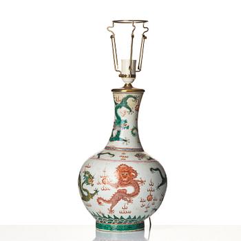 Vas, porslin. Qingdynastin med Guangxus märke och period (1874-1908).