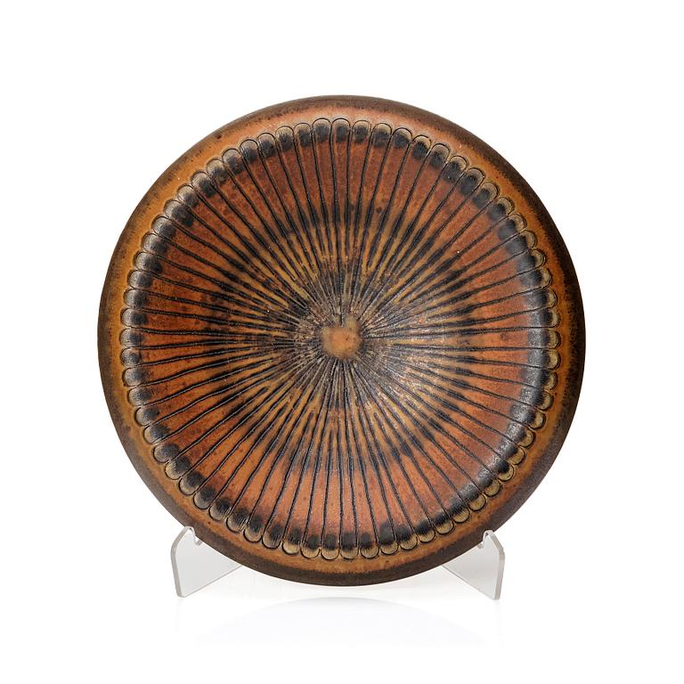 Wilhelm Kåge, a 'Farsta' stoneware dish, Gustavsberg studio, Sweden 1958.