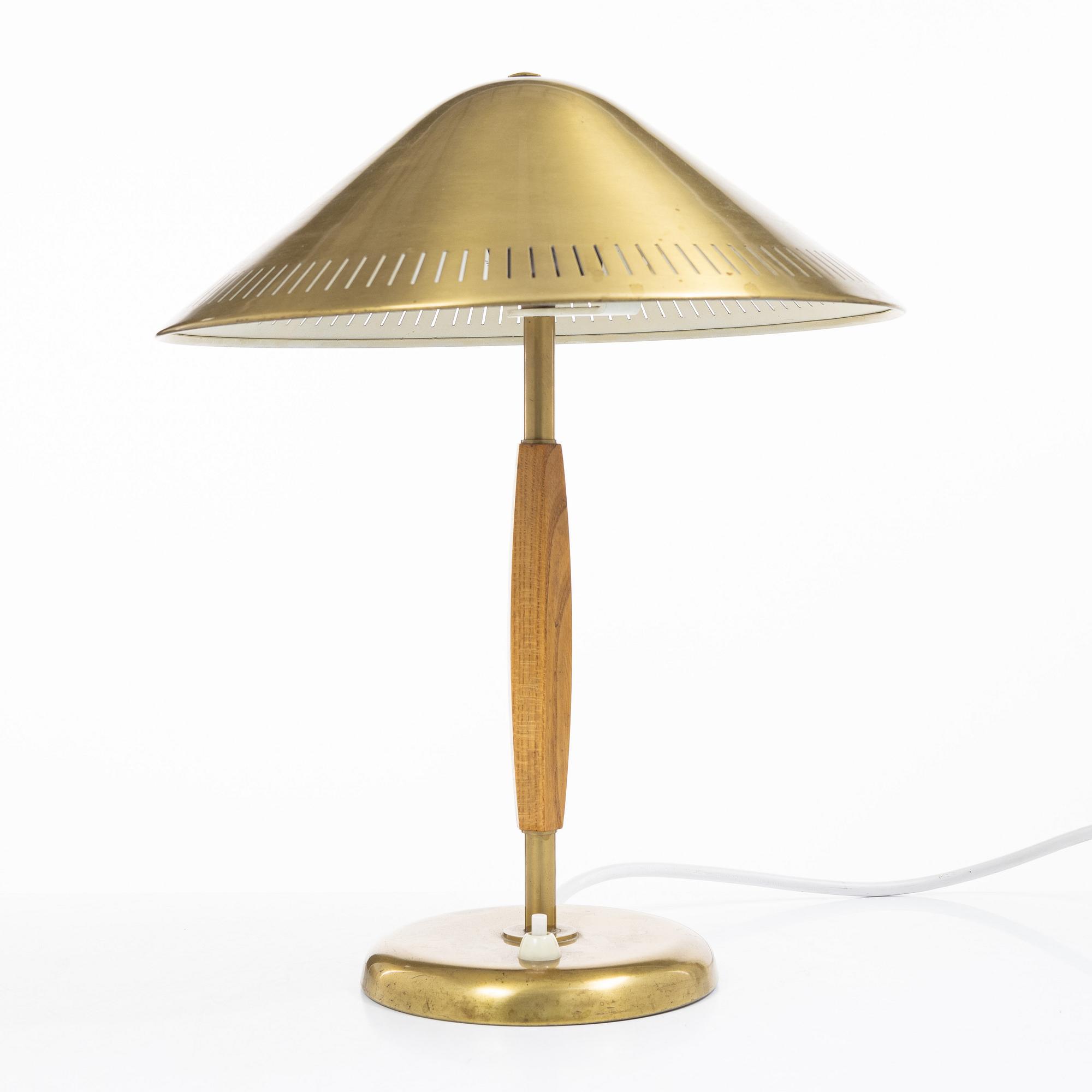 Harald Notini, a model 15296 table lamp, Arvid Böhlmarks Lampfabrik, Stockholm, 1940s.