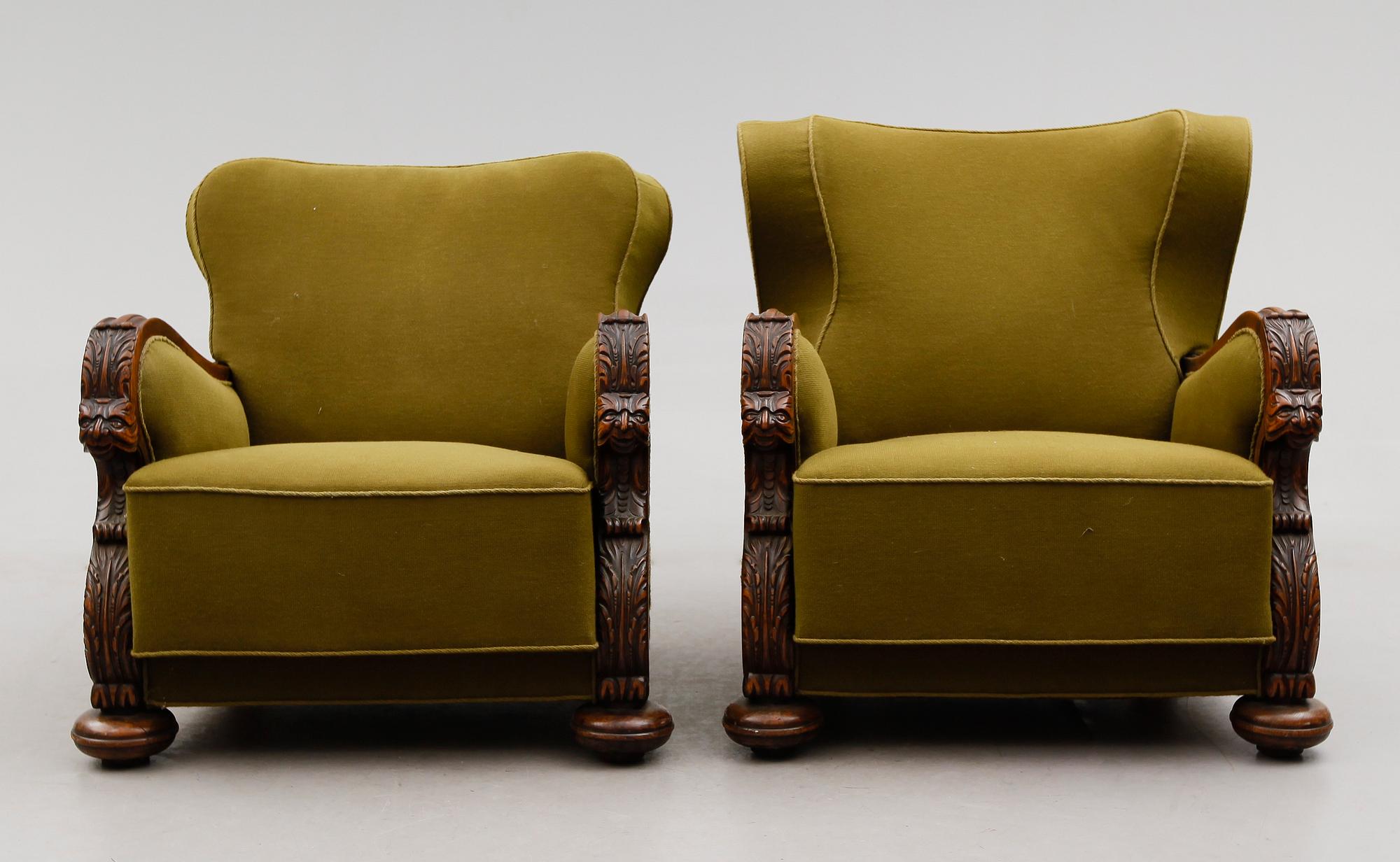 FÅTÖLJER, 1 par snarlika, 1900-talets första hälft.