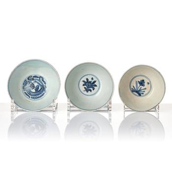 A set of five blue and white bowls, Ming dynasty (1368-1644).