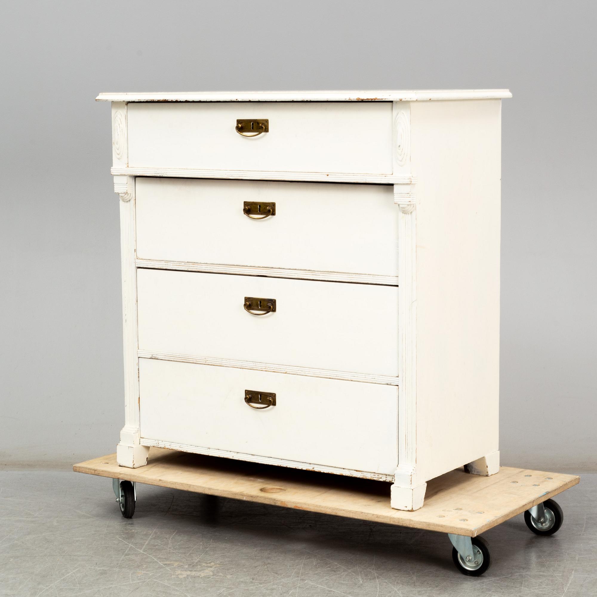 A Jugend chest of drawers, circa 1900.