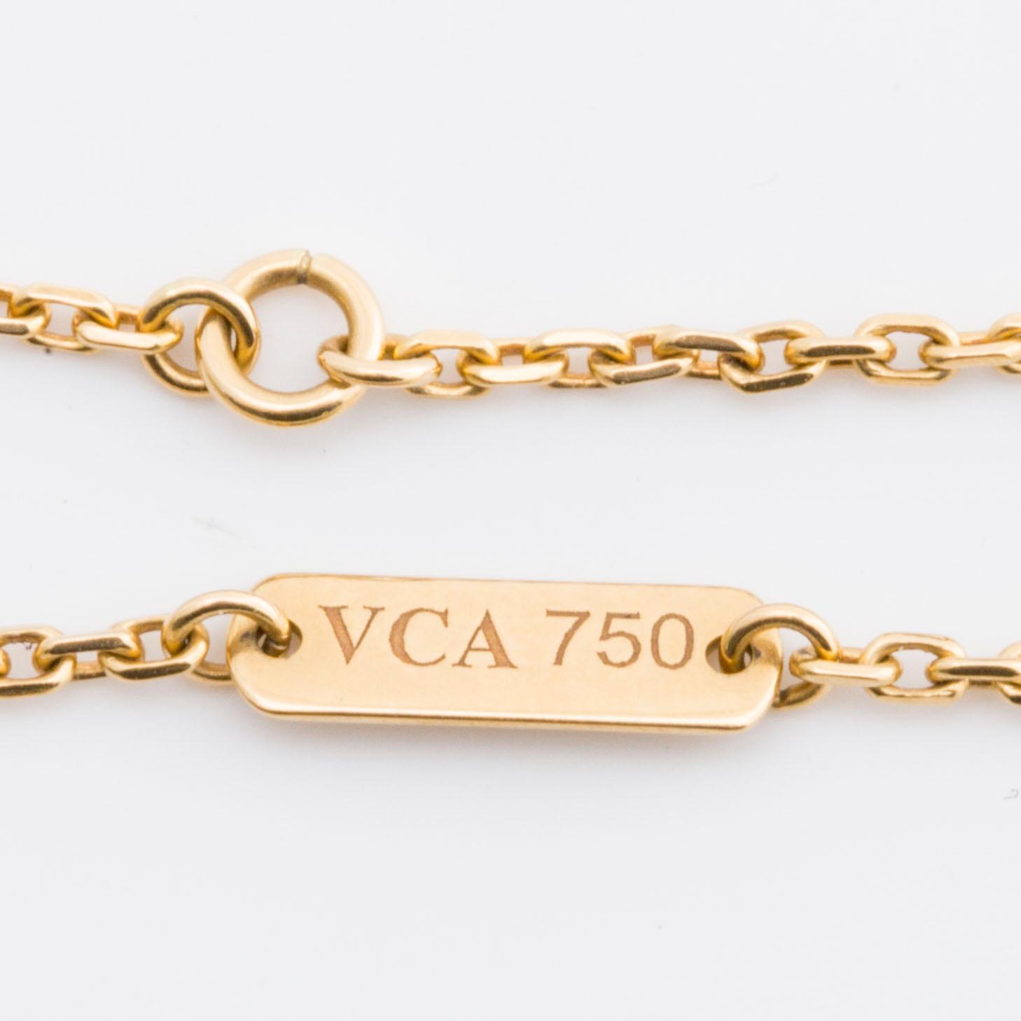van CLEEF & ARPELS HALSBAND 18K guld m pärlemor "Alhambra" collection, original etui och certifikat.