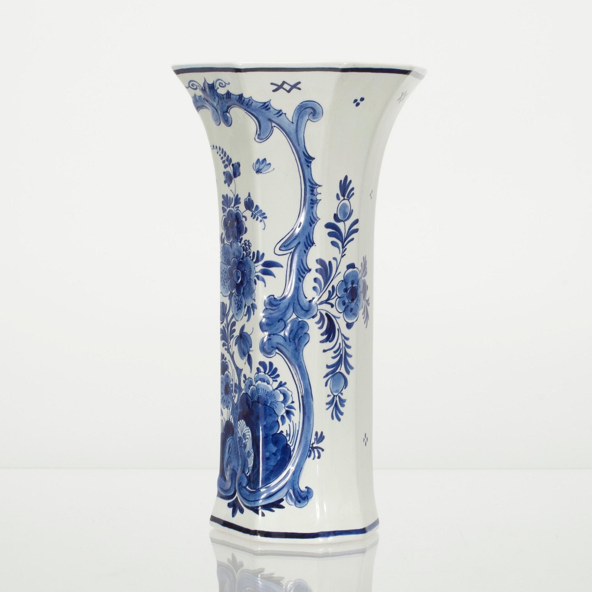 VAS, flintgods, märkt Delft 1922.