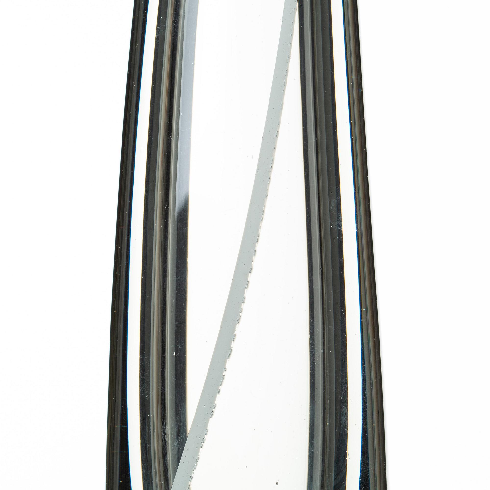 Gunnel Nyman, a "Serpentin" glass vase, Nuutajärvi Notsjö, Finland 1940-50's.