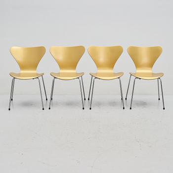 STOLAR, 4 st, "Sjuan", Arne Jacobsen för Fritz Hansen, Danmark. 1970-tal.