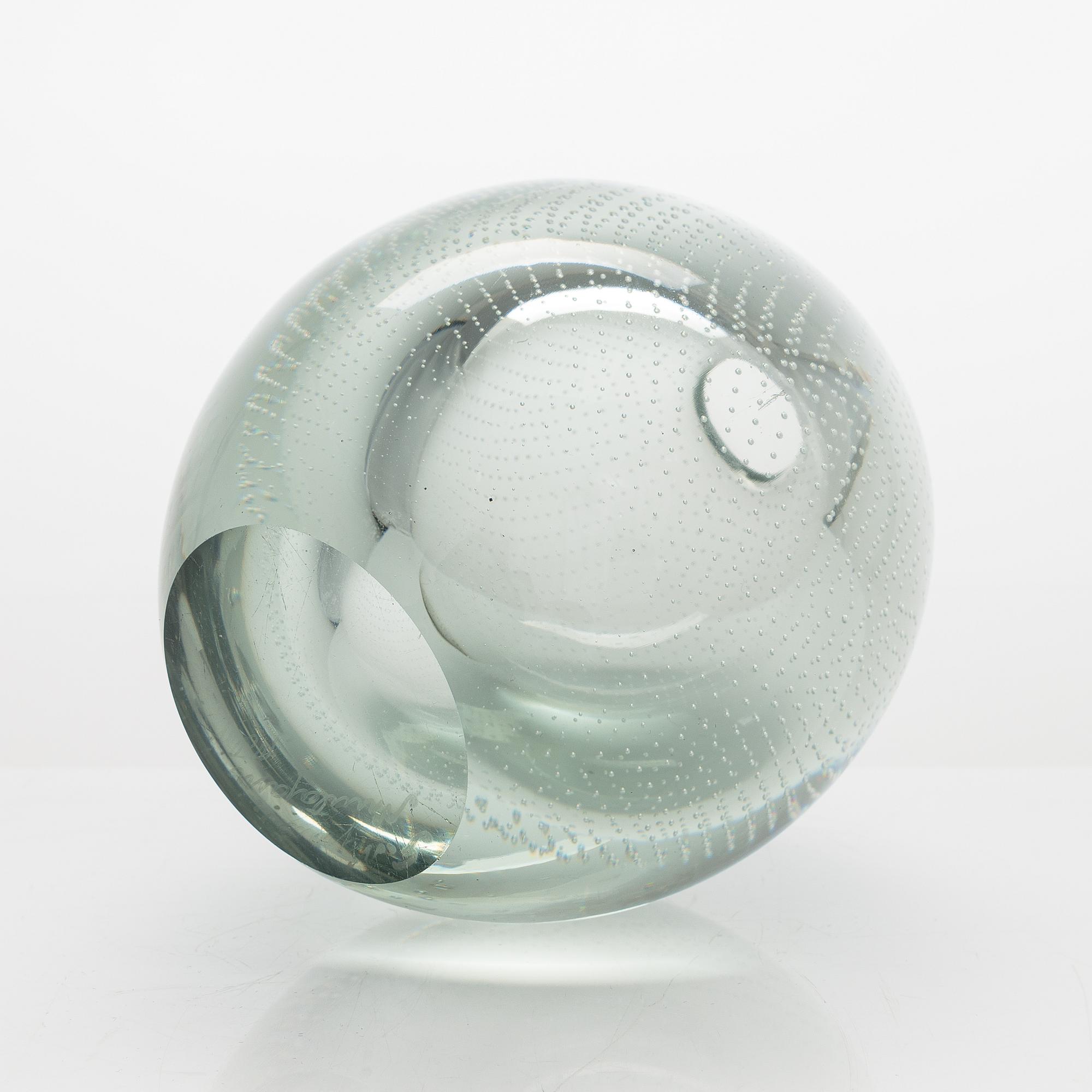 Gunnel Nyman, maljakko,  happokynäsigneeraus G. Nyman, Nuutajärvi Notsjö 1953.