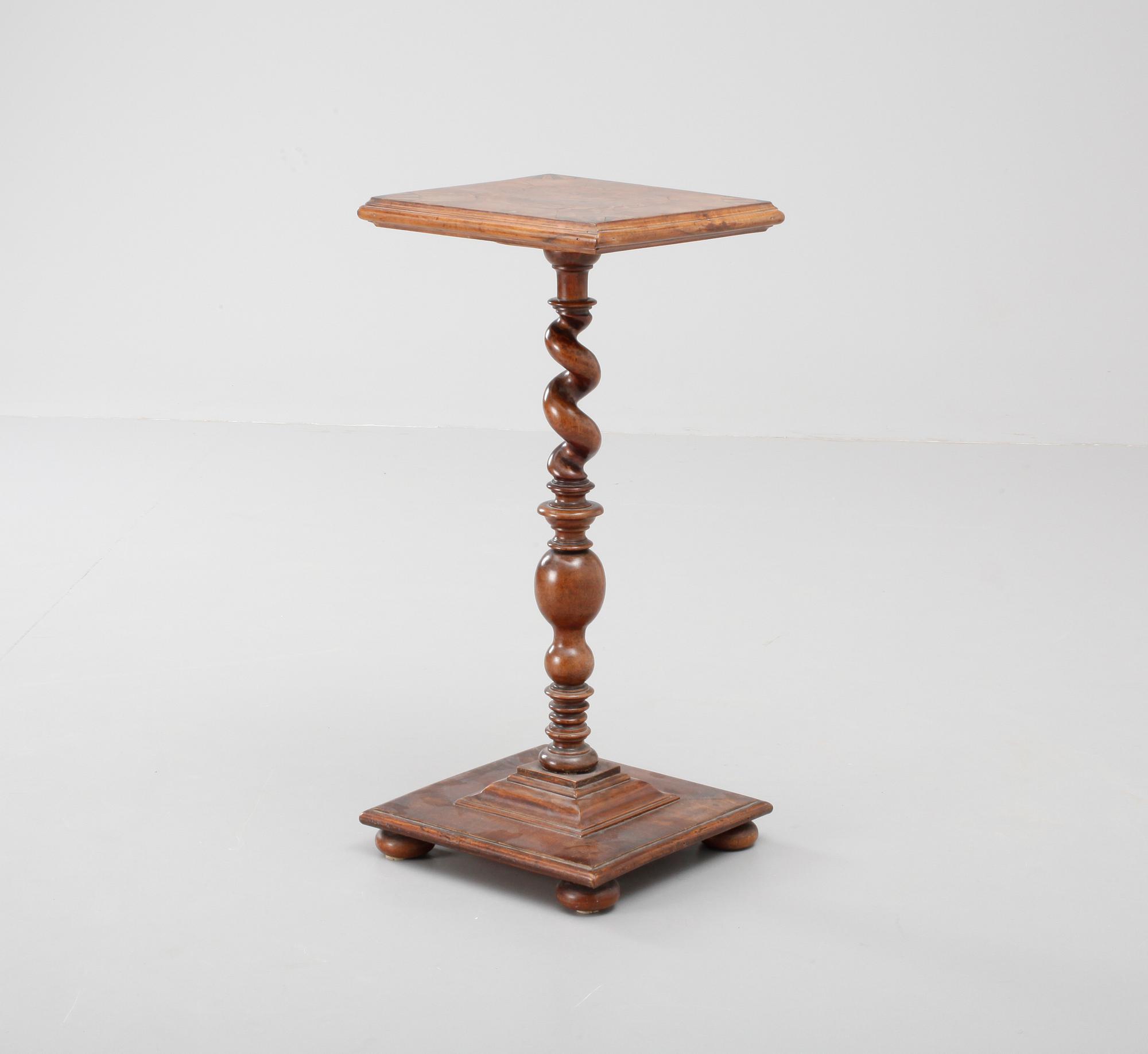 GUERIDON, delvis barock, 1700-tal.