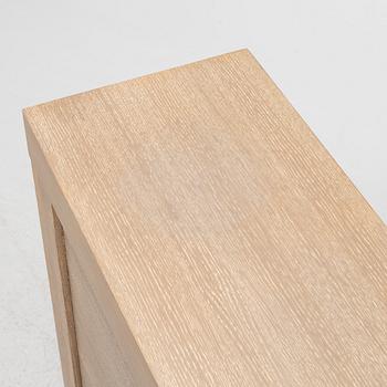 Helene Hennie, sidobord, "Chevely", Slettvoll.