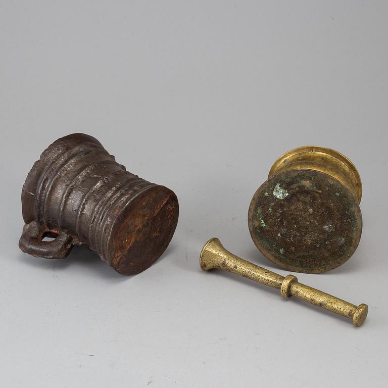 Two mortars, bronze and iron, 17th/18th century.