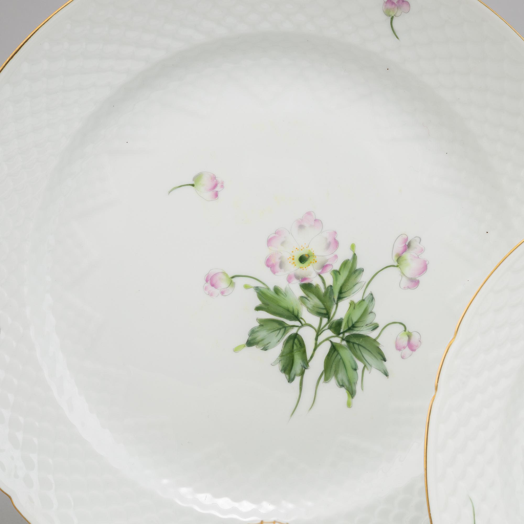 A 57 piece dining service, 'Äppelblom', Bing & Grøndahl.