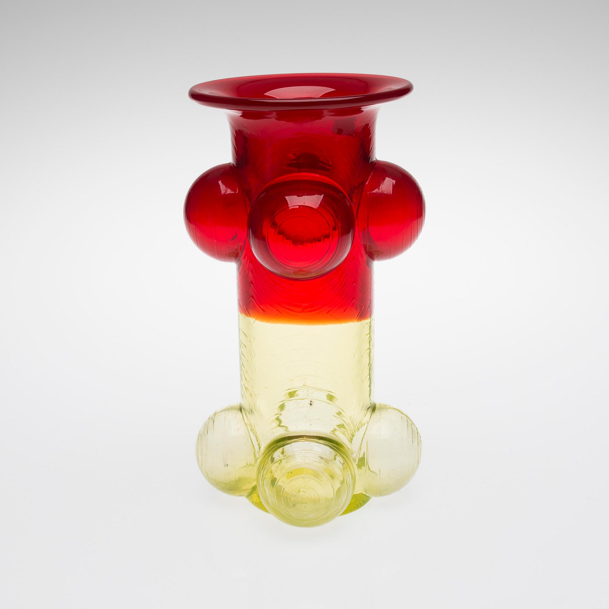 VAS, glas, "Pajazzo", signerad Nanny Still Riihimäen Lasi Oy. I produktion 1971-1974.