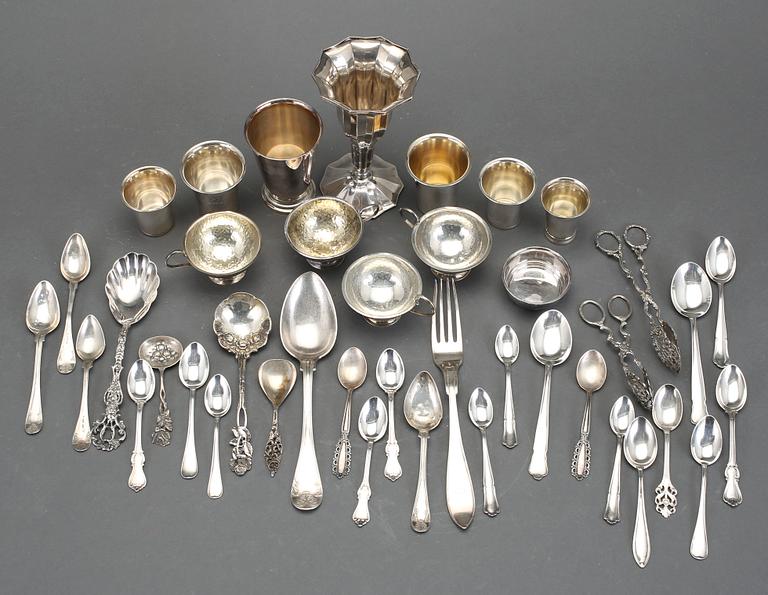 PARTI SILVER, mestadels svenska stämplar, bl a GAB, Stockholm 1968. 1800-1900-tal. Total vikt ca 1019 gram.