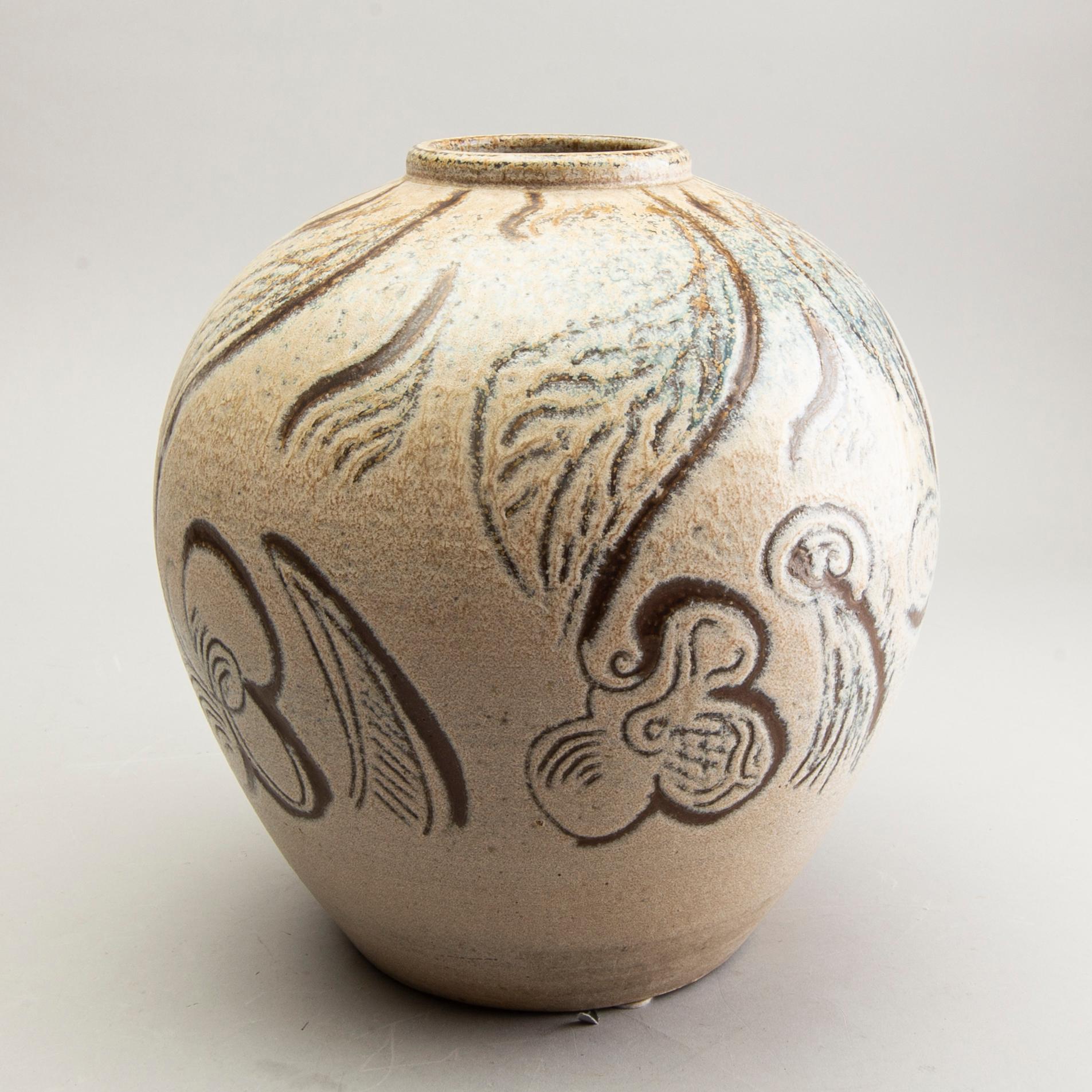 A Wallåkra stone ware vase.