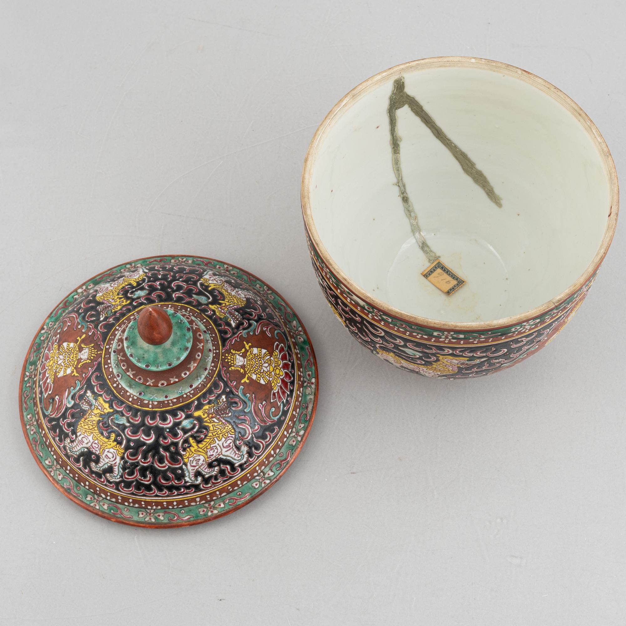 A Benjarong porcelain bowl with cover, Thailand, 19th century.